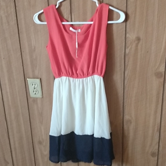 Dress - Picture 2 of 3